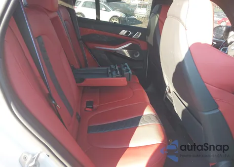 2021 BMW X5 M z USA, uszkodzony, nr VIN 5YMJU0C06M9F62470